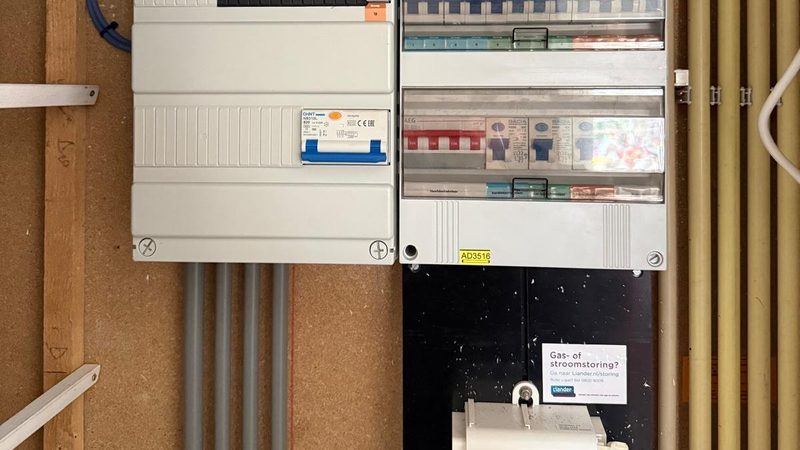 Meterkast uitgebreid voor laadpaal in Apeldoorn