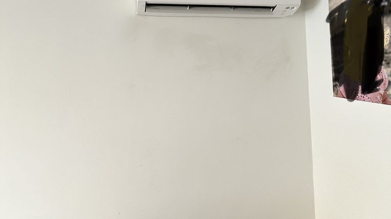 Krachtige airco installatie in woonkamer, Apeldoorn