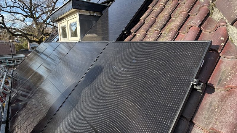 9 All Black zonnepanelen in Apeldoorn