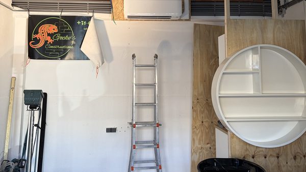 Single-split airco met buitenunit op dak in Apeldoorn