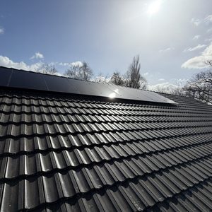 18 zonnepanelen geplaatst in Lieren - Afbeelding 2