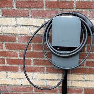22kW laadpaal aan gevel in Apeldoorn - Afbeelding 2