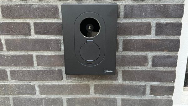 Wandlaadpaal met 3-fase aansluiting in Apeldoorn