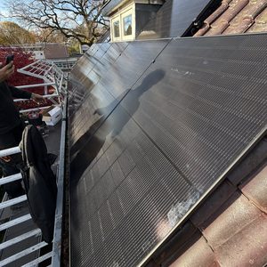 9 All Black zonnepanelen in Apeldoorn - Afbeelding 2