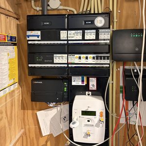 Energiezuinige laadpaal met zonne-energie in Apeldoorn - Afbeelding 3