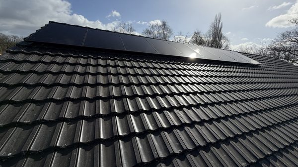 18 zonnepanelen geplaatst in Lieren