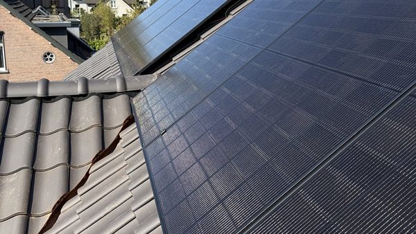 8 zonnepanelen met hybride omvormer in Apeldoorn