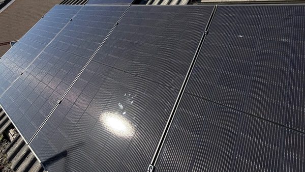 8 zonnepanelen geplaatst in Apeldoorn