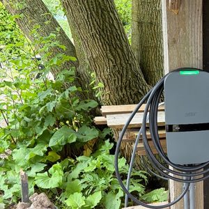 Slimme laadpaal bij carport in Welsum - Afbeelding 1